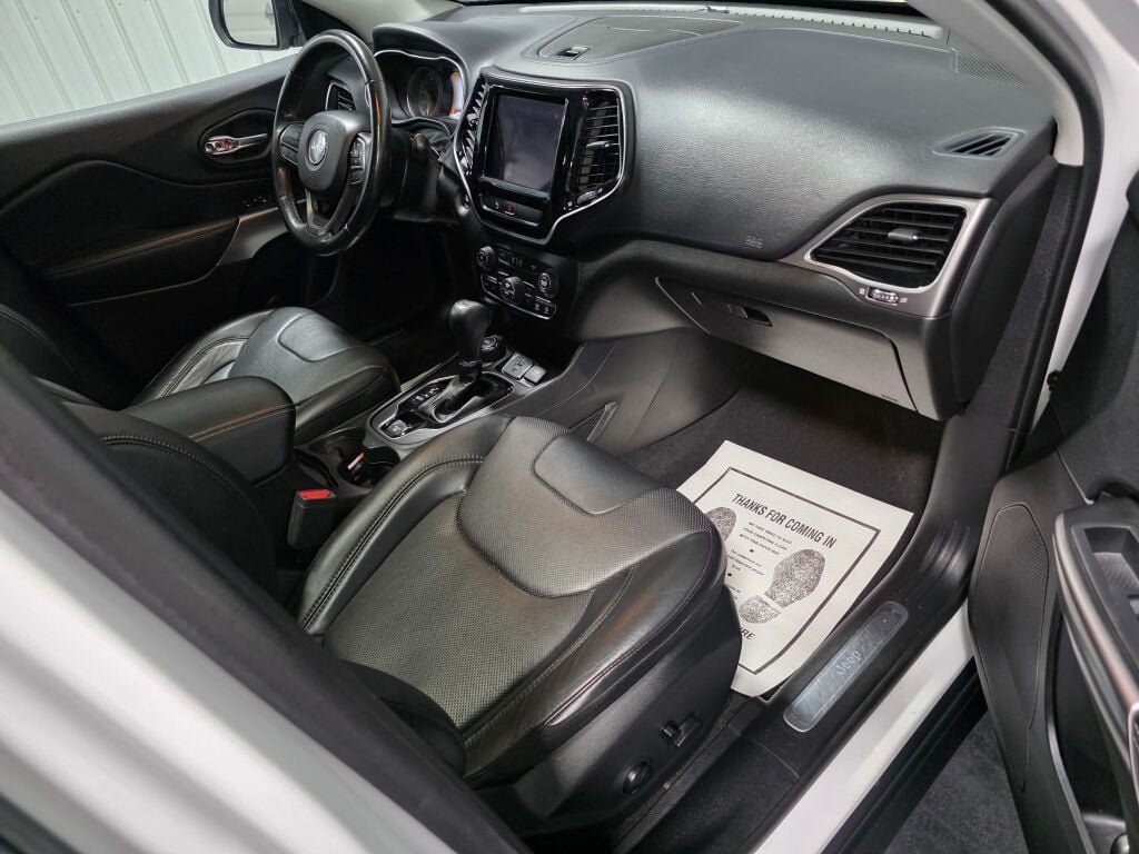 Used 2019 Jeep Cherokee Limited w/ Luxury Group AWD/4WD image 7