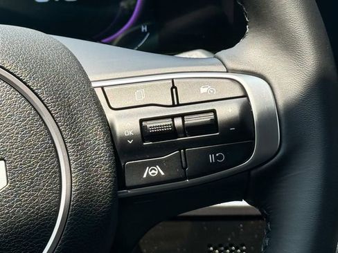 Certified 2025 Kia Sportage EX image 31