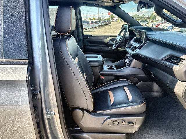 Used 2024 GMC Yukon XL AT4 w/ AT4 Premium Plus Package AWD/4WD image 25