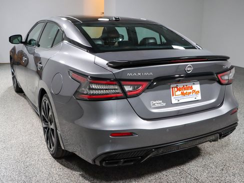 Used 2023 Nissan Maxima SR w/ Sport Mat Group FWD image 9
