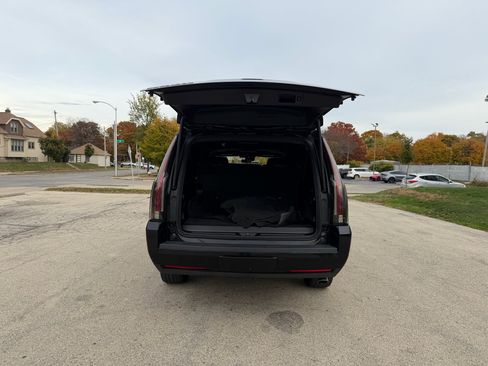 Used 2020 Cadillac Escalade ESV Platinum image 8