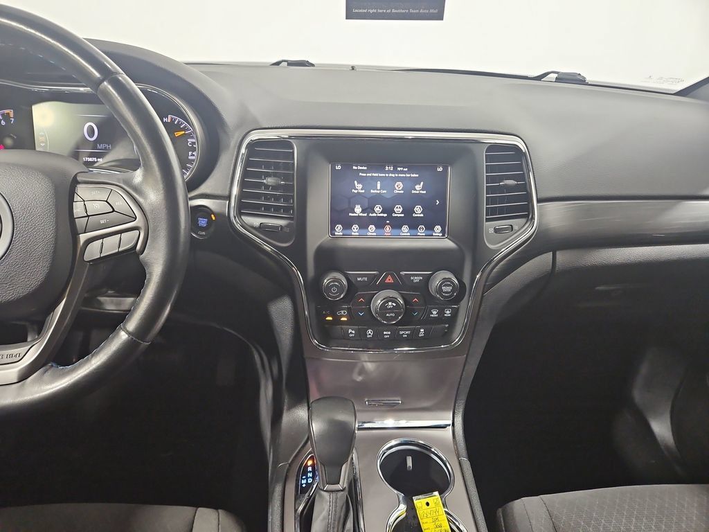 Used 2019 Jeep Grand Cherokee Laredo RWD image 18