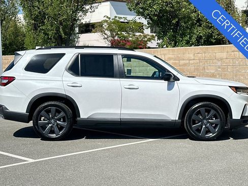 Certified 2025 Honda Pilot Sport image 3