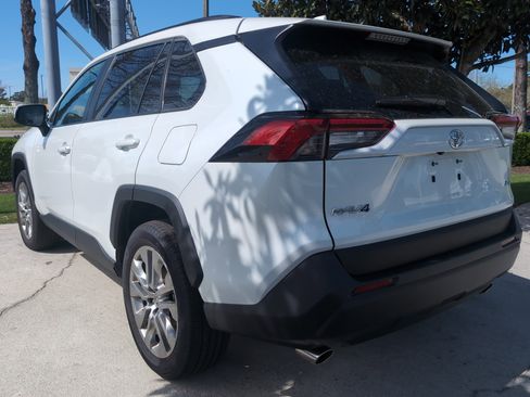 Used 2025 Toyota RAV4 XLE Premium w/ Weather Package FWD image 8