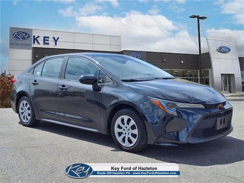 Used 2021 Toyota Corolla LE image 1
