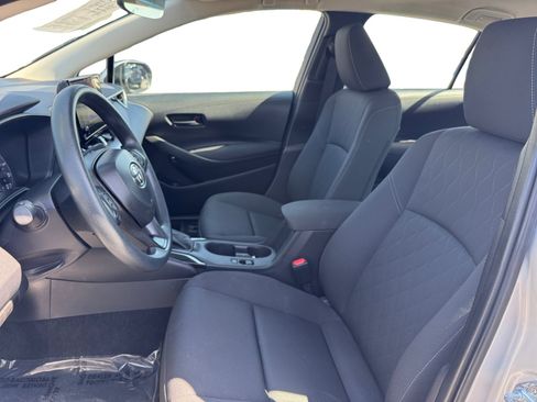 Used 2025 Toyota Corolla LE w/ LE Premium Package FWD image 9