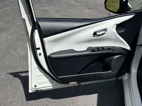 Used 2019 Toyota Prius XLE w/ Advanced Technology Package AWD/4WD image 16