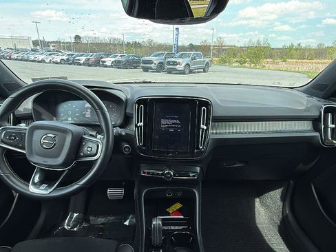 Used 2019 Volvo XC40 T5 R-Design AWD/4WD image 25