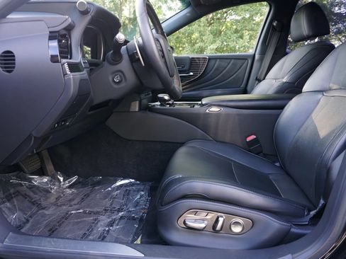 Used 2018 Lexus LS 500 w/ Accessory Package (Z2) RWD image 36
