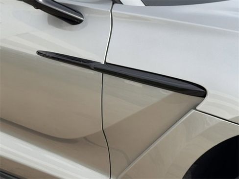 Used 2025 Aston Martin DBX 707 image 25