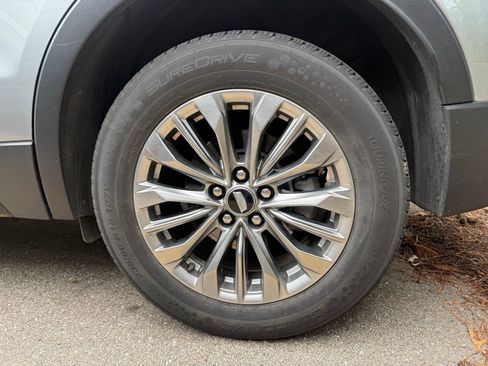 Used 2024 Cadillac XT4 Premium Luxury FWD image 7