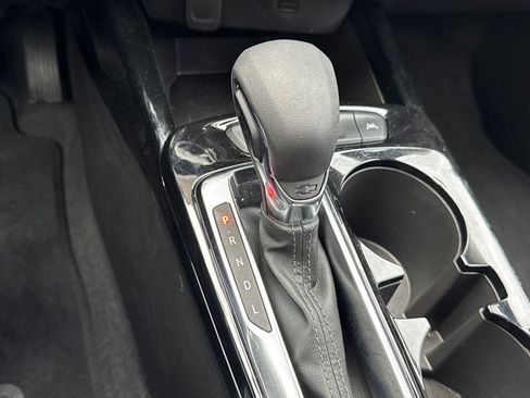 Used 2025 Chevrolet Trax LT image 24