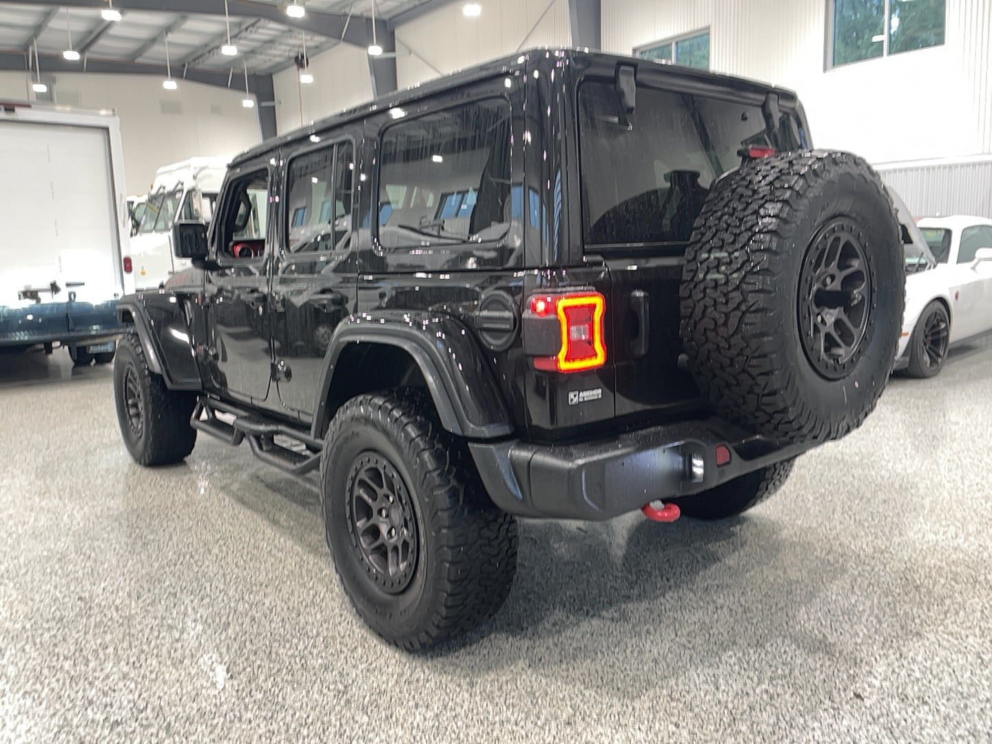 Used 2021 Jeep Wrangler Unlimited Rubicon w/ Xtreme Recon 35" Tire Package AWD/4WD image 7