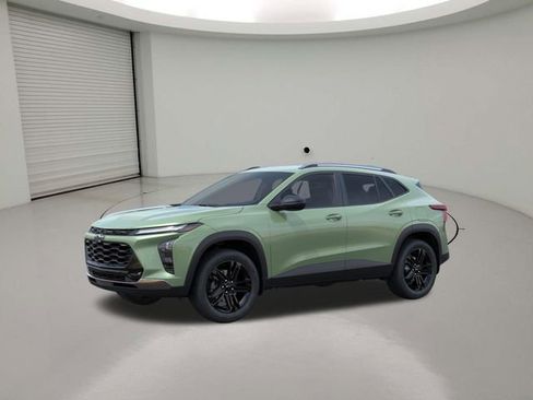 New 2026 Chevrolet Trax ACTIV FWD image 2