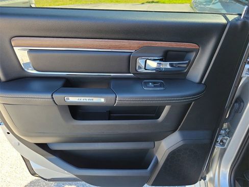 Used 2018 RAM 1500 Laramie image 18