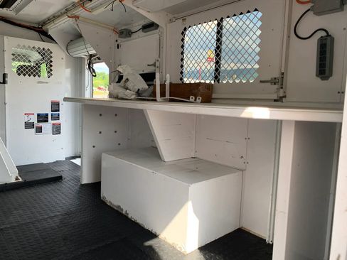 Used 2018 Ford E-350 and Econoline 350 Super Duty RWD image 31