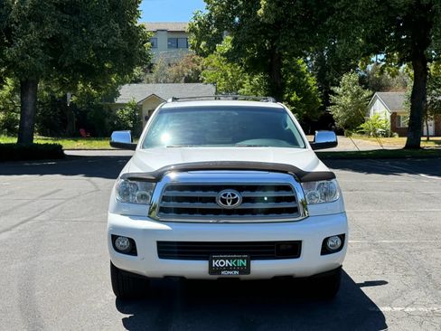 Used 2017 Toyota Sequoia Platinum AWD/4WD image 9