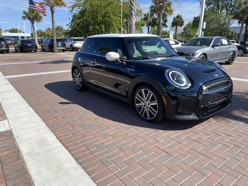 Used 2022 MINI Cooper S image 2