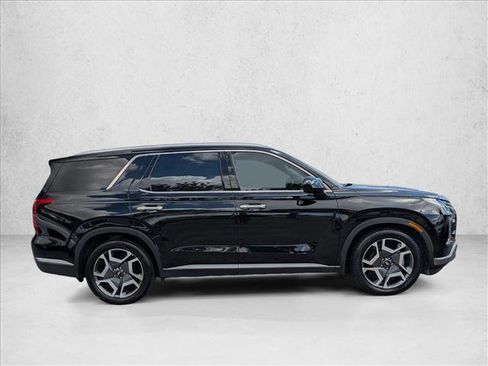 Used 2023 Hyundai Palisade SEL FWD image 4