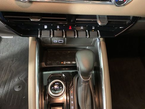 Used 2025 GMC Canyon Denali AWD/4WD image 25