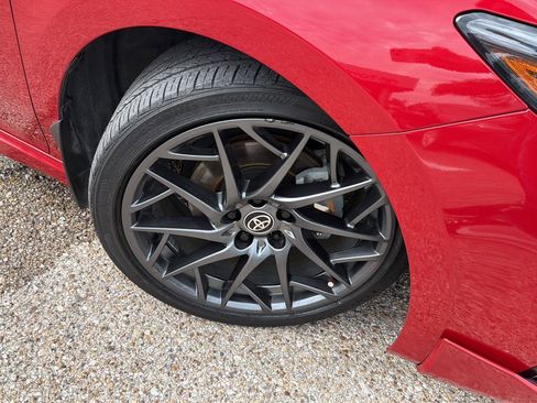 Used 2025 Toyota Camry Hybrid FWD image 9