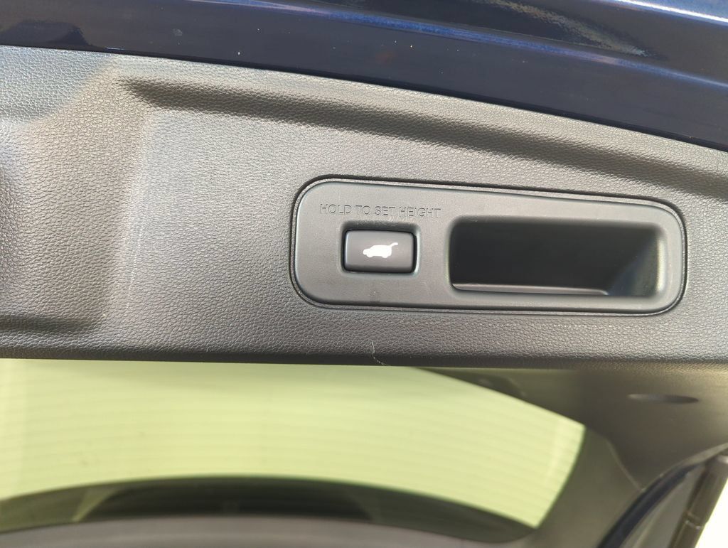 Used 2024 Acura MDX w/ Technology Package FWD image 32