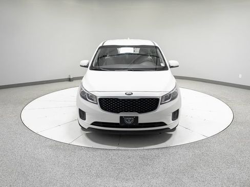 Used 2018 Kia Sedona L FWD image 27