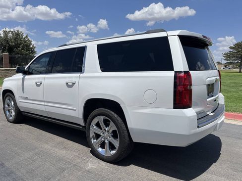 Used 2018 Chevrolet Suburban Premier AWD/4WD image 2