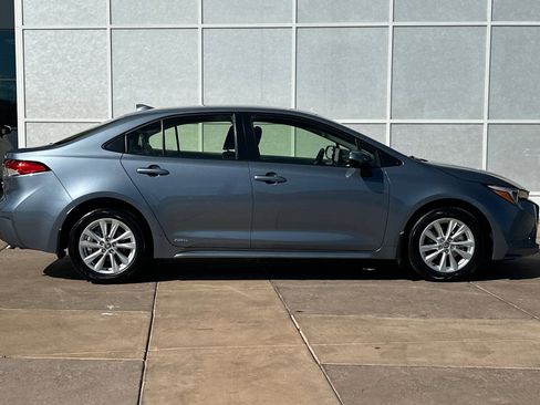 Used 2023 Toyota Corolla LE w/ LE Convenience Package image 3