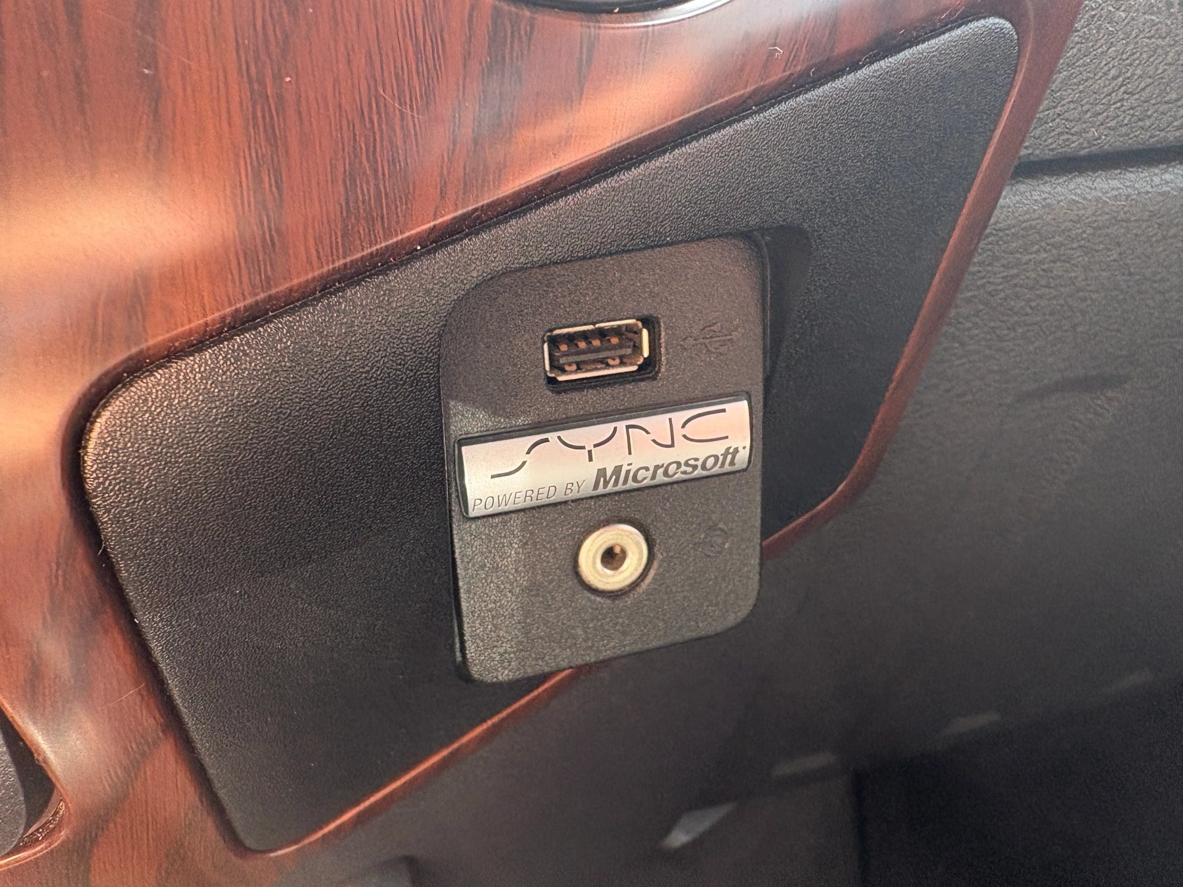 Used 2011 Ford F250 Lariat w/ Lariat Interior Pkg RWD image 39
