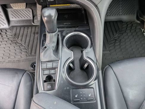 Used 2020 Toyota Camry XLE FWD image 15