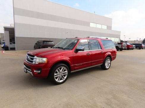 Used 2017 Ford Expedition EL Platinum image 2