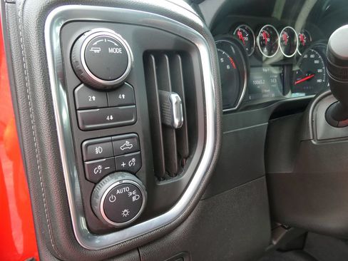 Certified 2022 Chevrolet Silverado 2500 LT w/ Convenience Package AWD/4WD image 22