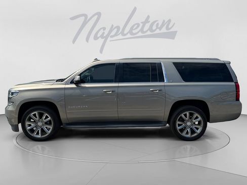 Used 2019 Chevrolet Suburban LT RWD image 4