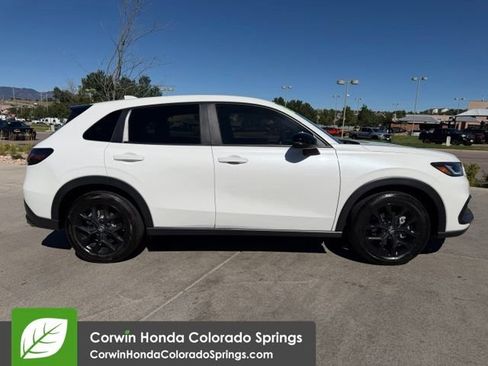 Used 2025 Honda HR-V Sport image 11
