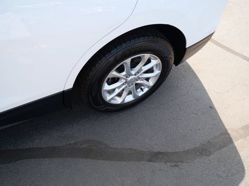 Used 2020 Chevrolet Equinox LS w/ LS Convenience Package AWD/4WD image 35