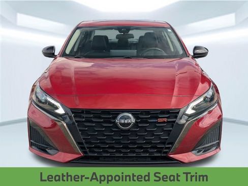Used 2023 Nissan Altima 2.5 SR w/ SR Premium Package FWD image 11