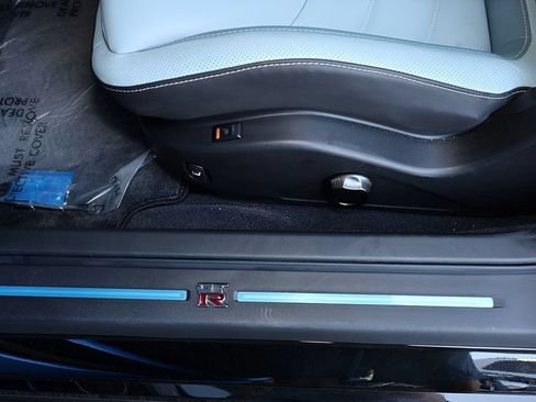 Used 2024 Nissan GT-R w/ Floor Mat Package AWD/4WD image 18