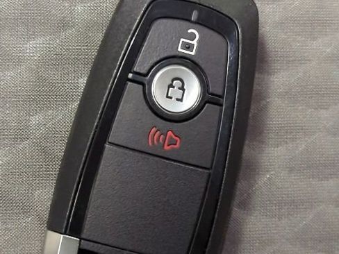 Used 2022 Ford Escape SE image 20