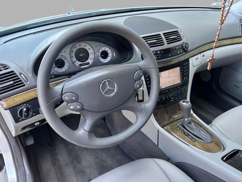 Used 2008 Mercedes-Benz E 350 Sedan image 17