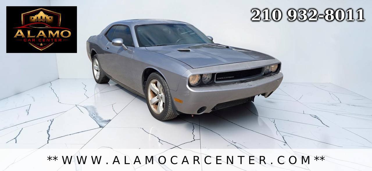 Used 2014 Dodge Challenger SXT RWD image 7