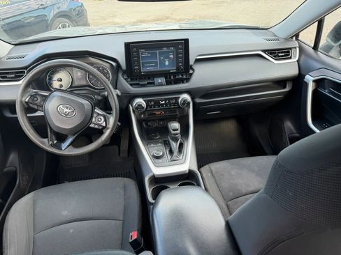 Used 2021 Toyota RAV4 LE AWD/4WD image 30