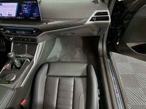 Used 2025 BMW M2 image 32