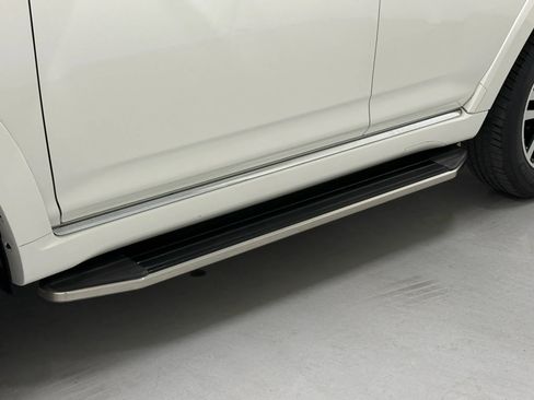 Used 2020 Toyota 4Runner Limited RWD image 96