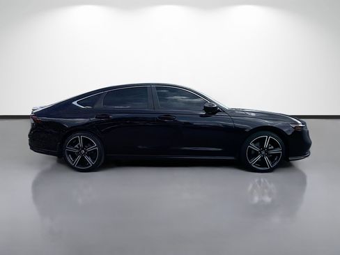 Used 2024 Honda Accord Sport image 2