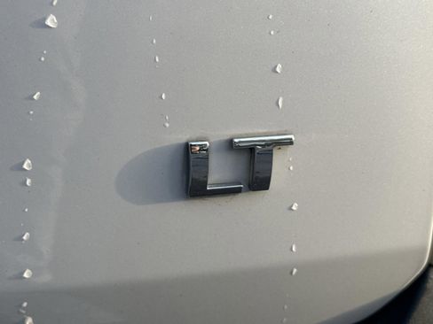 Used 2019 Chevrolet Traverse LT w/ LT Premium Package image 8