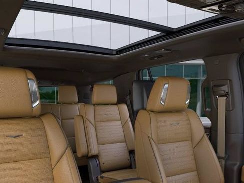 New 2026 Cadillac Escalade Luxury w/ LPO, Radiant Package AWD/4WD image 24