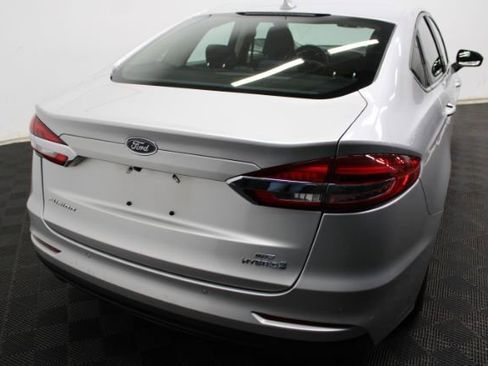 Used 2019 Ford Fusion SE image 5