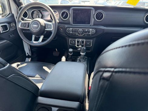 Used 2023 Jeep Wrangler Unlimited Sahara AWD/4WD image 6