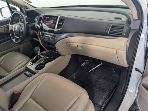 Used 2019 Honda Ridgeline RTL-T image 32